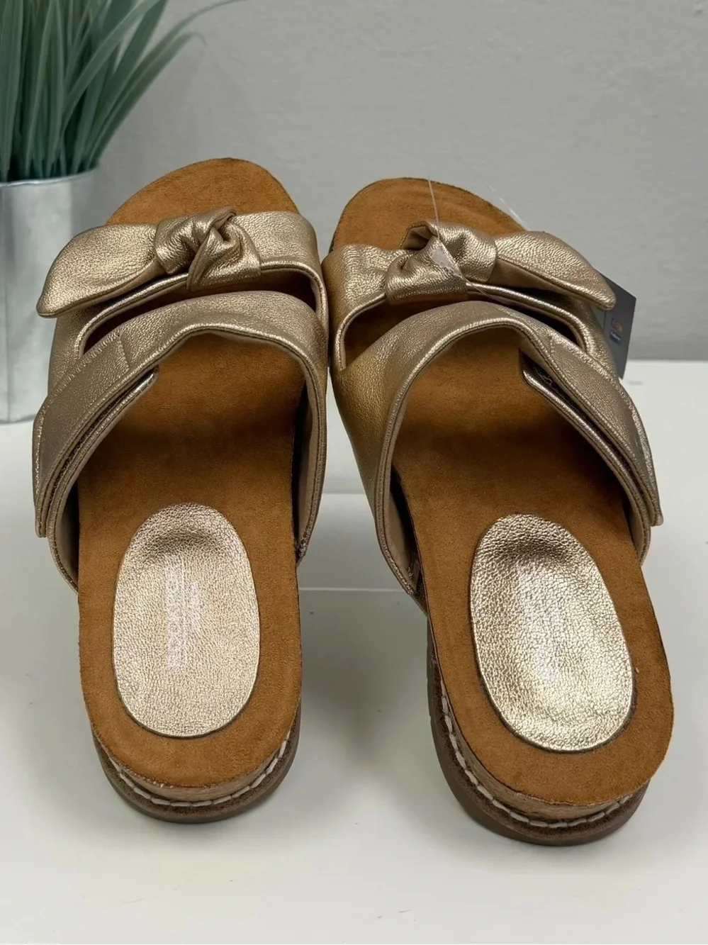 NWOT Rockport Gold Zova Slip-On Casual Flat Sandals - Size 7